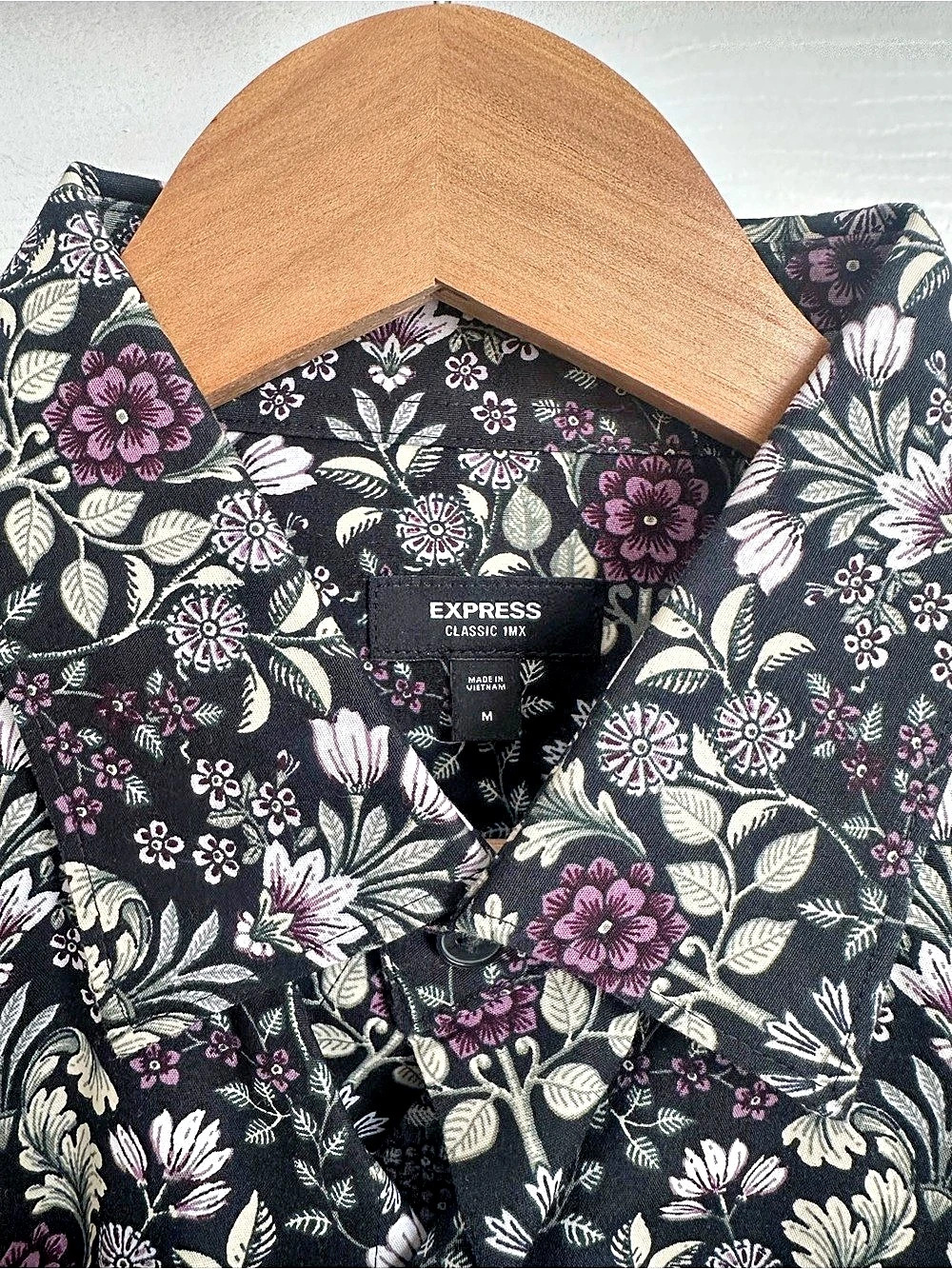 Express Classic 1MX Floral Print Dress Shirt Black & Purple Size Medium